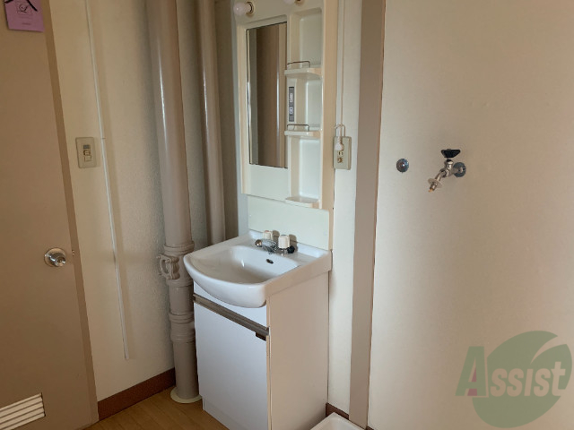 洗面設備　独立洗面台が設置されているので便利ですねー