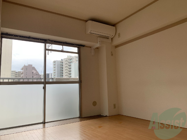 居室・リビング　リビングは、陽当り良好で南向きですよー。