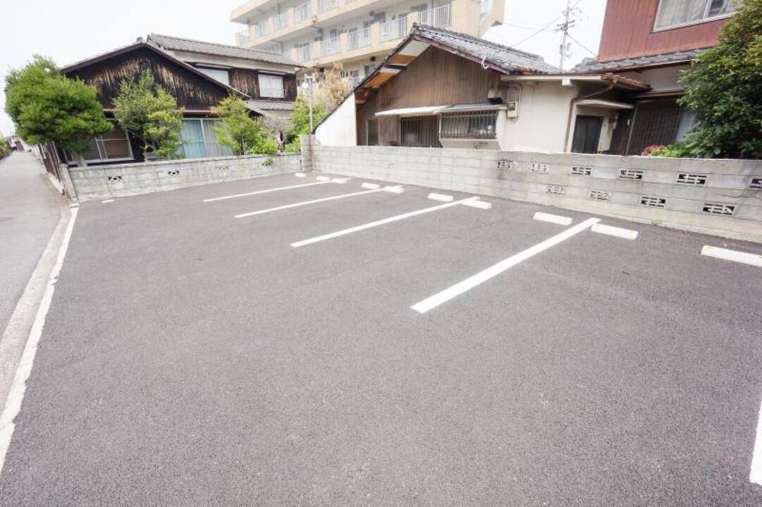 駐車場　駐車場