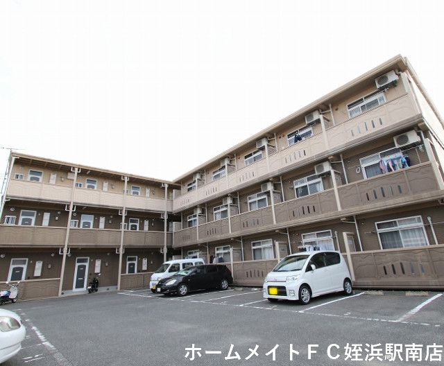 糸島市高田のマンションの建物外観