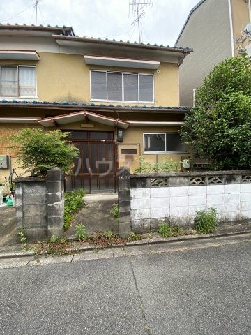 太秦安井車道町貸家の建物外観