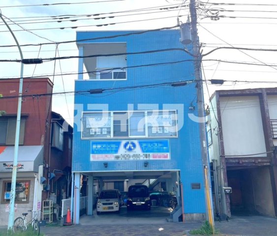 福生市本町のアパートの建物外観