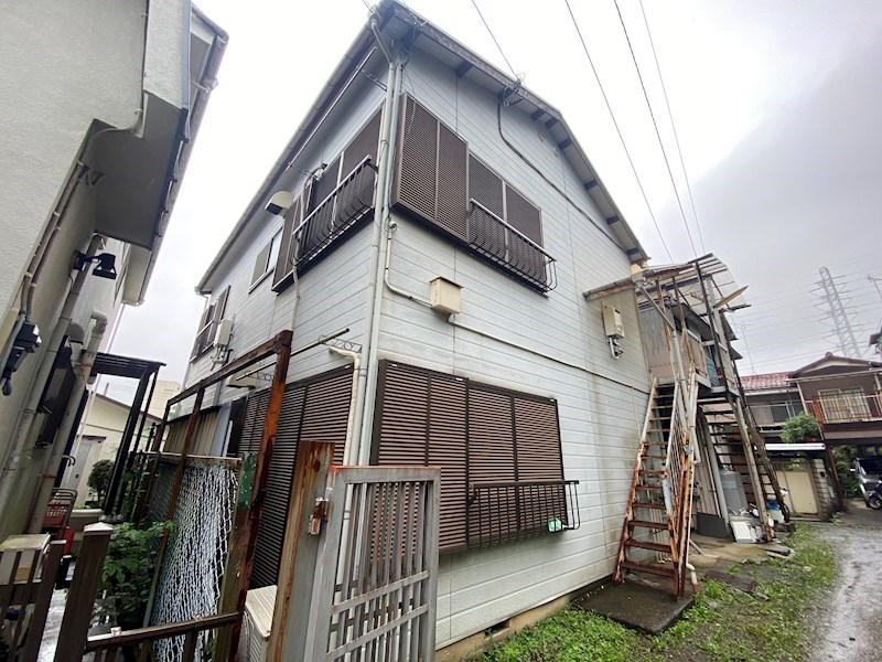 【島田荘IIIの建物外観】