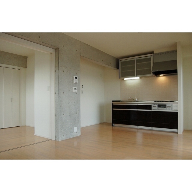 居室・リビング　１４．７帖の広いリビング