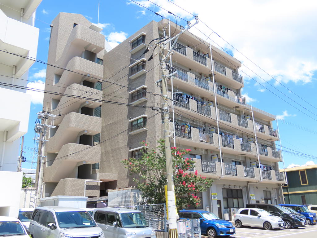 西彼杵郡時津町浜田郷のマンションの建物外観