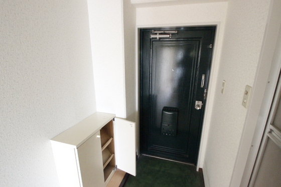 玄関　※別部屋の写真です