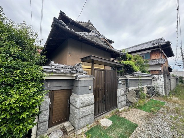 東雲町戸建ての建物外観