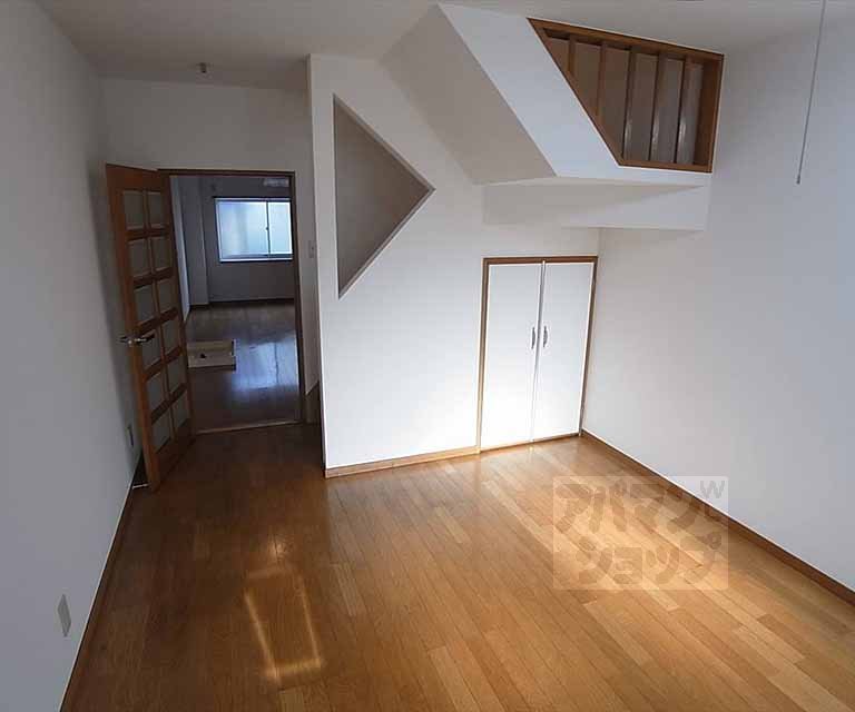 居室・リビング　１階洋室５帖