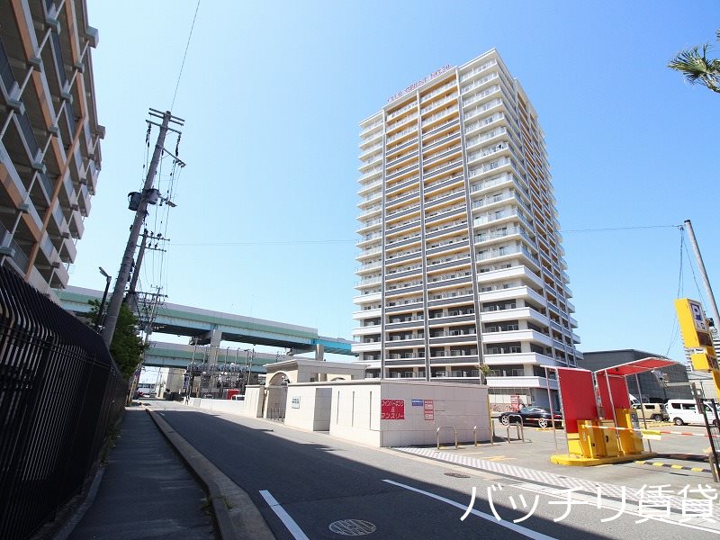 【福岡市博多区千代のマンションの建物外観】