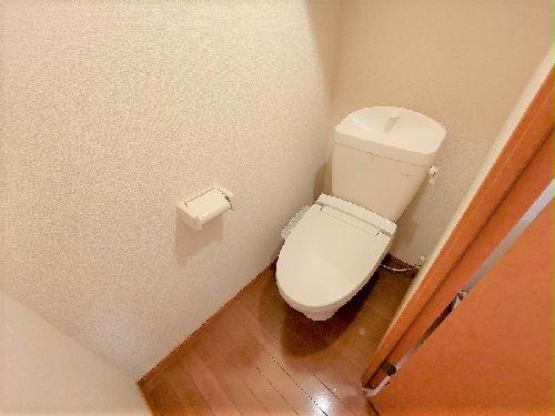 トイレ　バス・トイレ別で快適です。