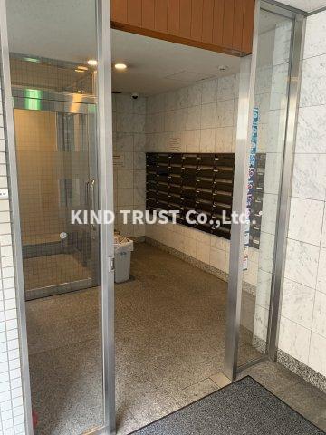 エントランス　ゆとりのあるエントランスです