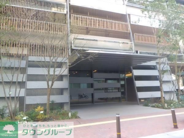 【豊島区南池袋のマンションのエントランス】