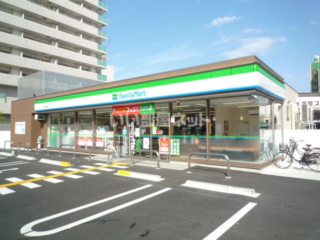 コンビニ　ファミリーマート芦原橋駅前店（コンビニ）まで207m