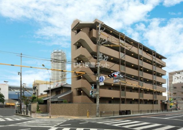 ローズステージ泉大津駅前の建物外観