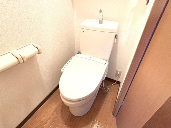 トイレ　シャワー付きトイレ