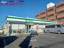 コンビニ　ファミリーマート津栄町二丁目店（コンビニ）まで1104m