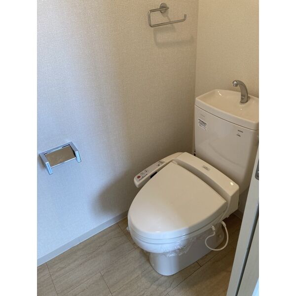 トイレ　トイレもきれいです