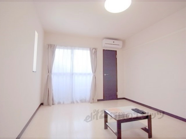 居室・リビング　８．１帖のお部屋です。