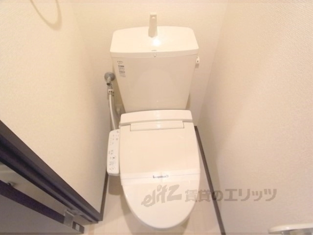 トイレ　ウォシュレット付きです。