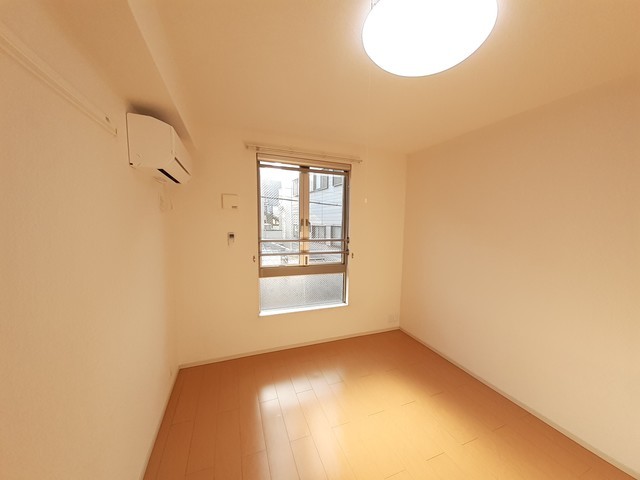 居室・リビング　別部屋施工例