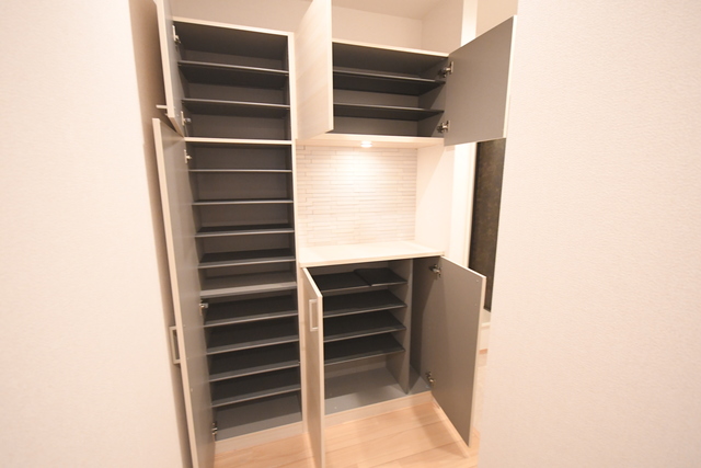 収納　シューズボックス