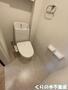 トイレ　落ち着いた色調のトイレです
