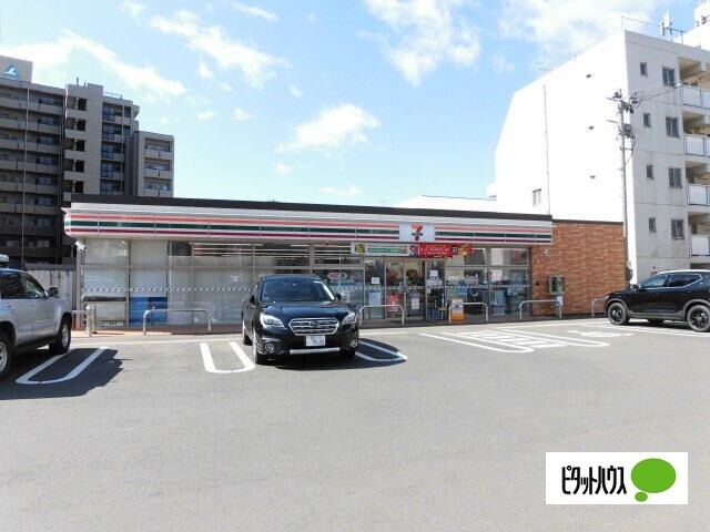 コンビニ　セブンイレブン盛岡南大通３丁目店（コンビニ）まで192m