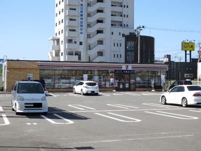 コンビニ　セブンイレブン 隼人見次店（コンビニ）まで710m