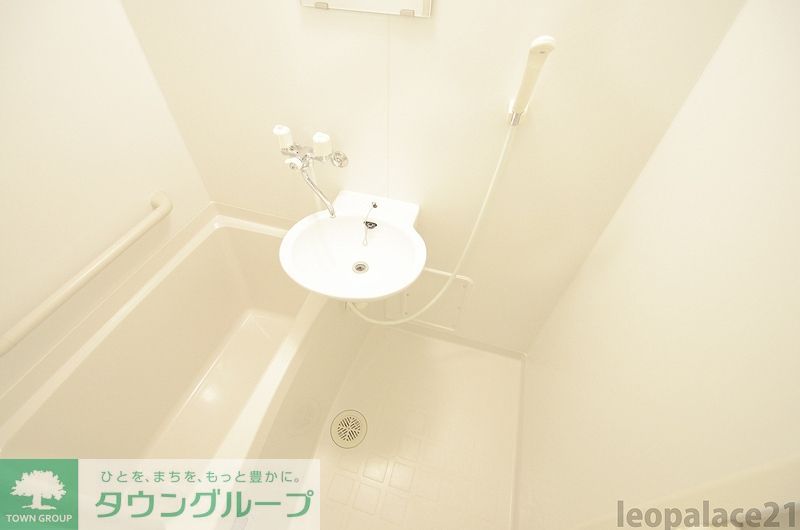 バス・シャワールーム　設備・仕様は号室により異なる為、現況を優先致します。