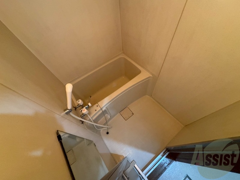 バス・シャワールーム　ユニットバスです。疲れを癒すのに欠かせませんね！