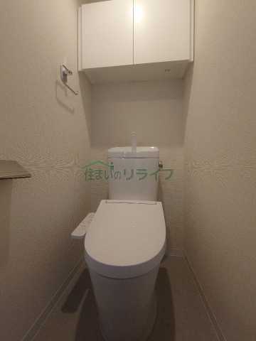 トイレ　別部屋の参考写真になります。