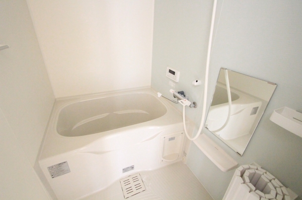 バス・シャワールーム　101号室(同間取)のお写真です。