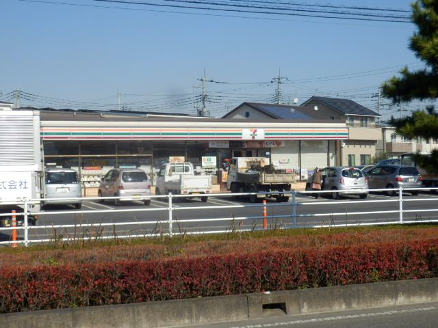 コンビニ　セブン-イレブン高崎倉賀野町正六店（コンビニ）まで520m