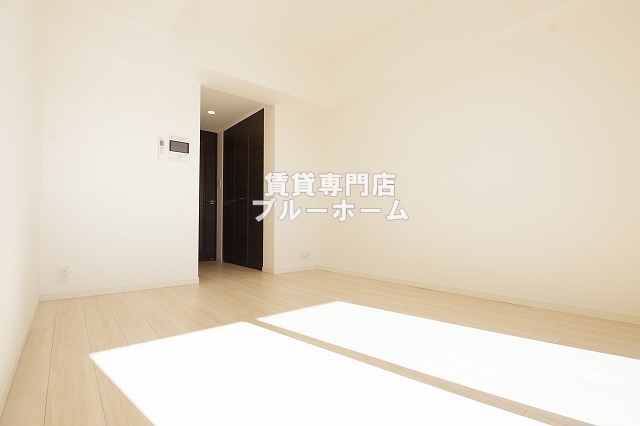 居室・リビング　7.5帖の明るい洋室！