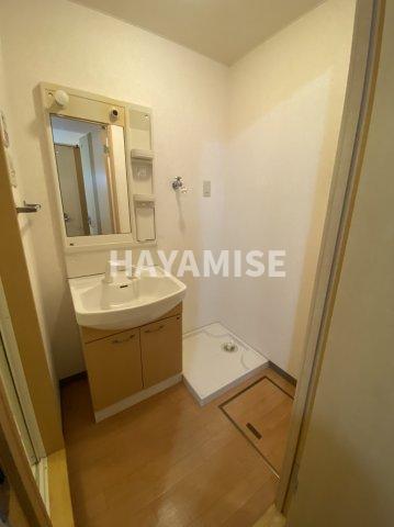 洗面設備　同物件同タイプ別号室の写真