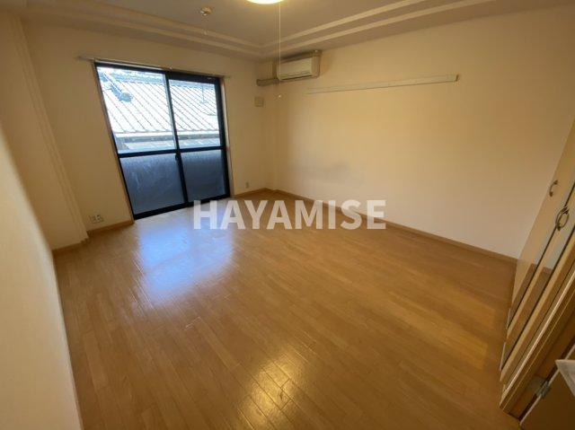 居室・リビング　同物件同タイプ別号室の写真