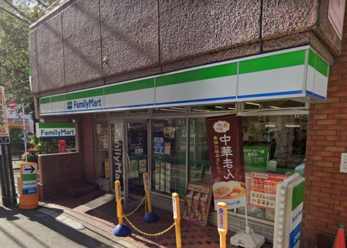 コンビニ　ファミリーマート 都立大学駅西店（コンビニ）まで58m