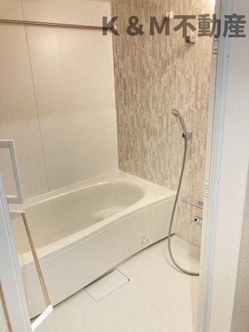 バス・シャワールーム　コンパクトで使いやすいお風呂です