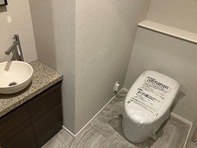 トイレ　※写真は同タイプ住戸です。