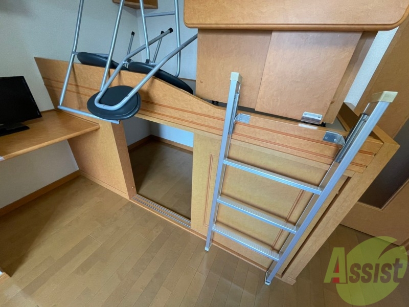 収納　ベット下に収納もありますよ。部屋がすっきり片付きます。
