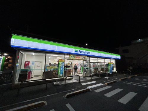 コンビニ　ファミリーマート　八王子大塚店（コンビニ）まで183m