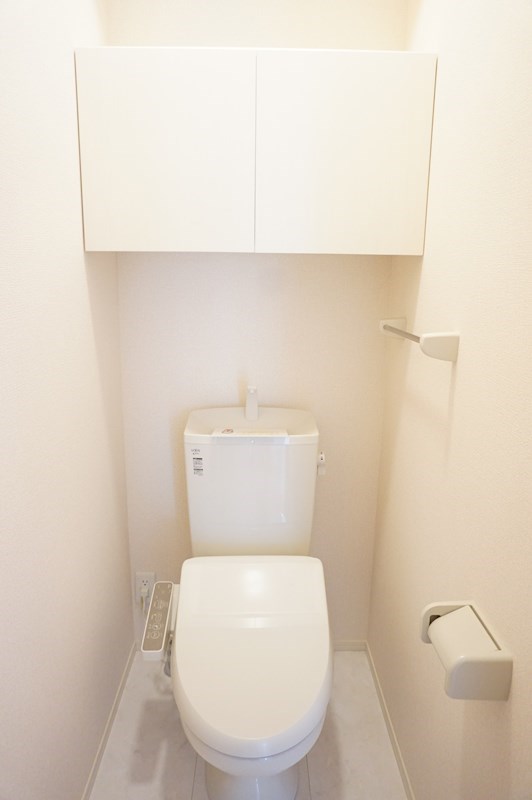 トイレ　温水洗浄暖房便座