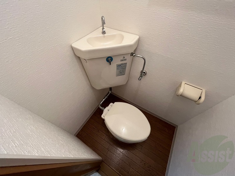 トイレ　こちらはトイレです。清潔感があり、安心して使用できます。