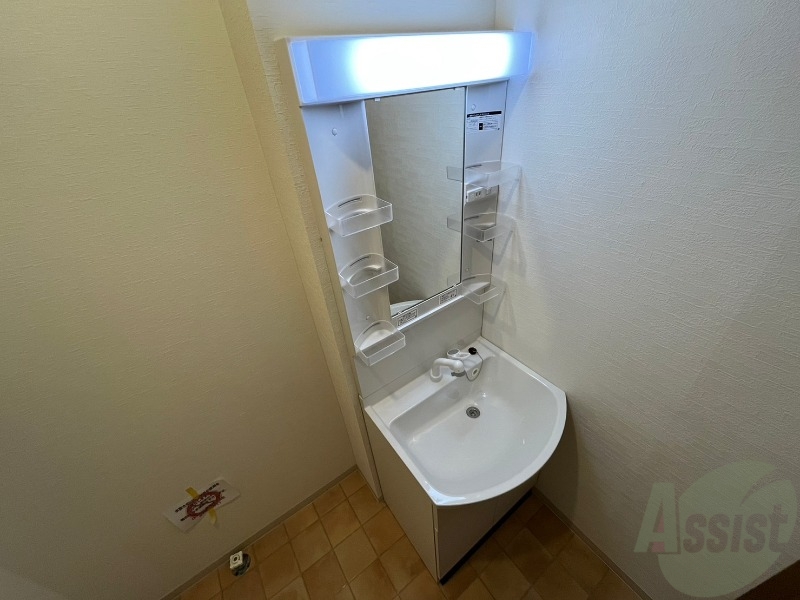 洗面設備　シャンプードレッサー。身支度はここでばっちりですね。