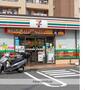 コンビニ　セブンイレブン（コンビニ）まで404m