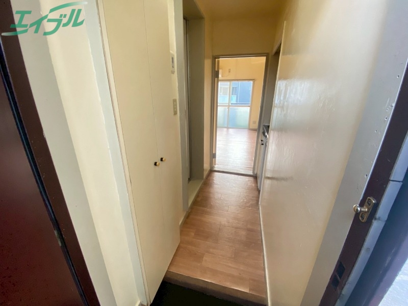 玄関　同型別部屋参照