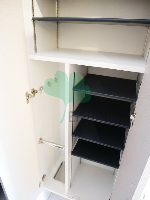 玄関　下駄箱もしっかりついてます！