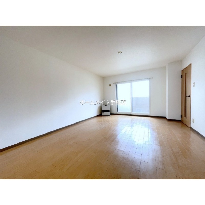 居室・リビング　明るく広々リビングスペース♪