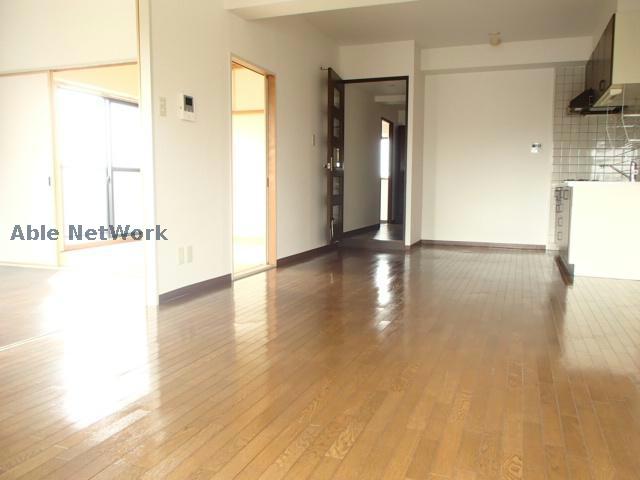 居室・リビング　※同物件別部屋の写真です。