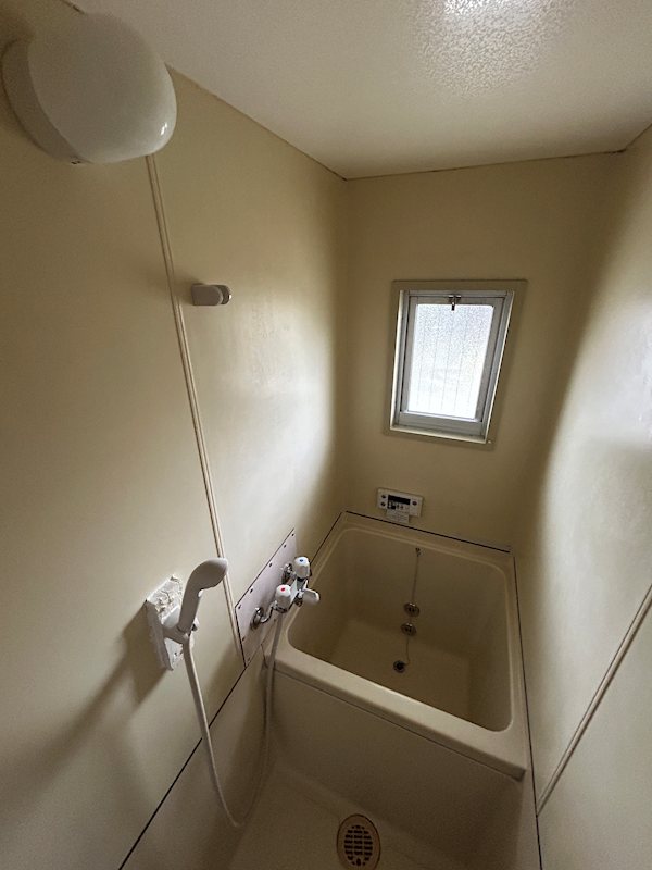 バス・シャワールーム　間取反転のお部屋です